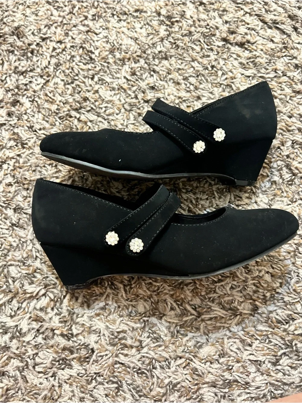 Girl’s black high heel shoes. Size 4